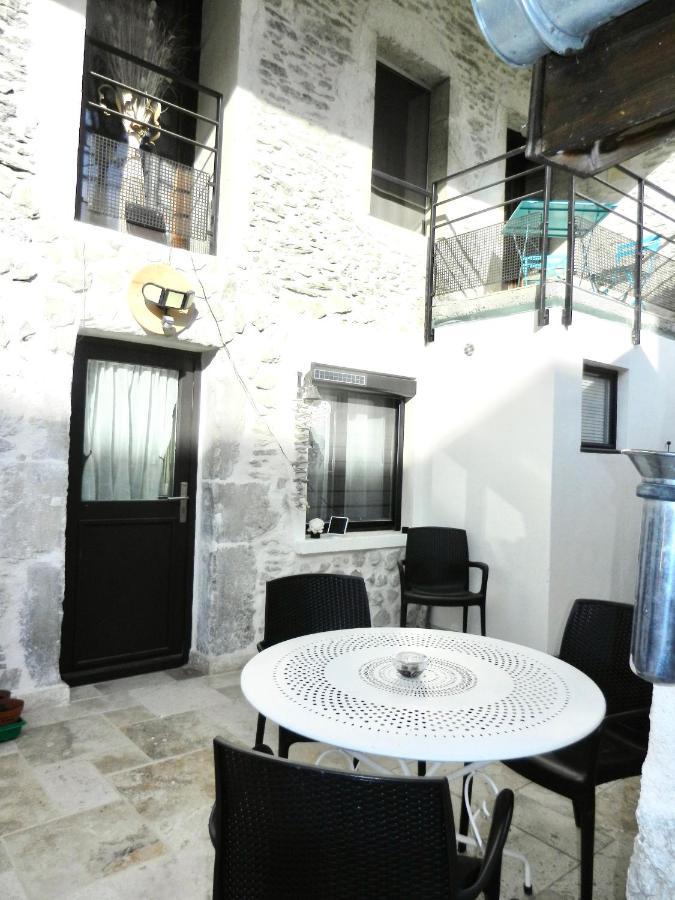 Chez Gege & Mado Apartamento Seyssel Exterior foto